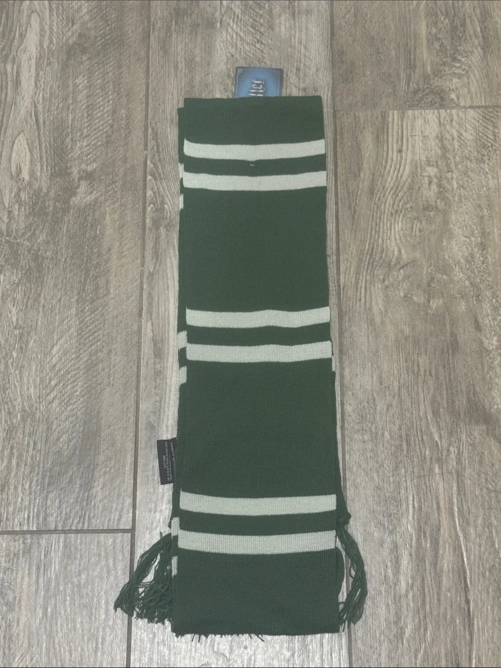 Warner Bros. Green & White Knit House Scarf